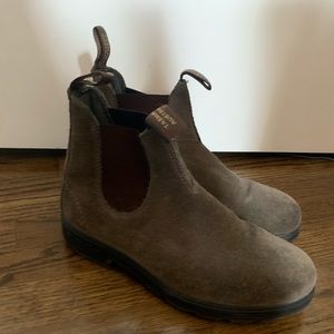 Blundstones